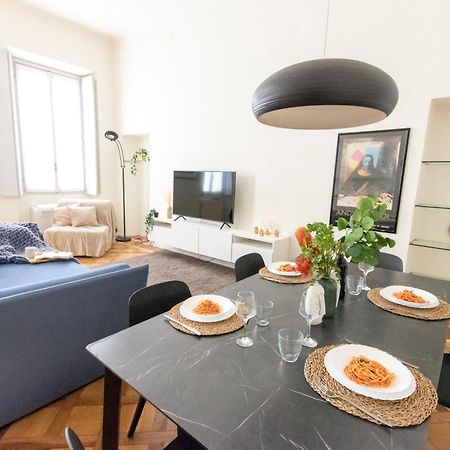 Luxury Apartment Near Duomo Italia 38 Milano Exteriör bild