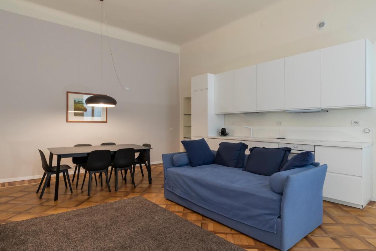 Luxury Apartment Near Duomo Italia 38 Milano Exteriör bild
